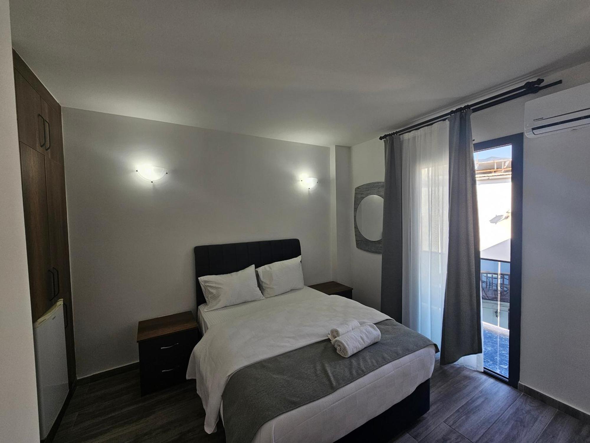Cyprus Harbour Suites Kyrenia  Bagian luar foto
