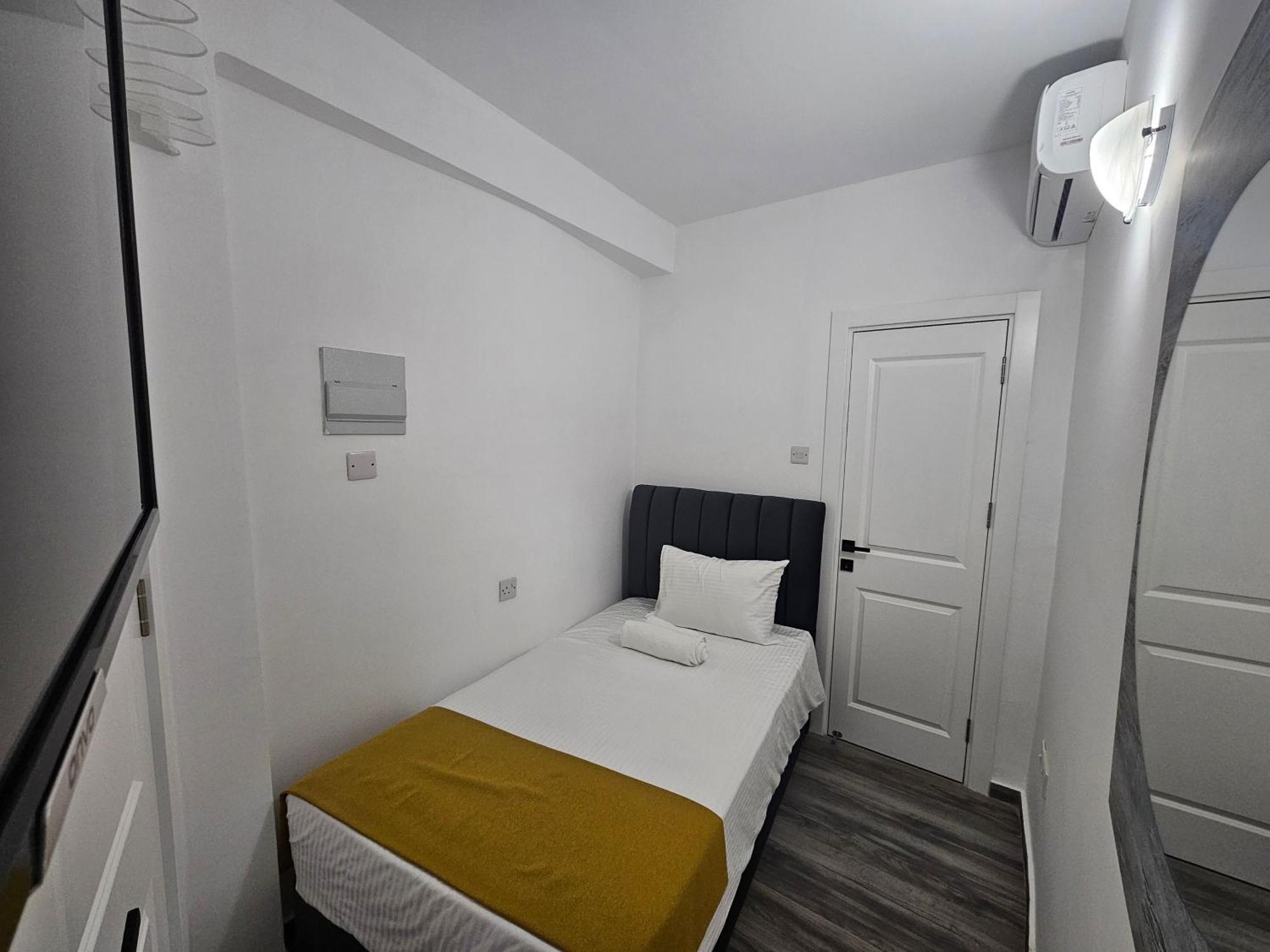 Cyprus Harbour Suites Kyrenia  Bagian luar foto